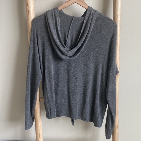 Beyond Yoga Grey Tie Front Hoodie Sz Small - Picture 6 of 7